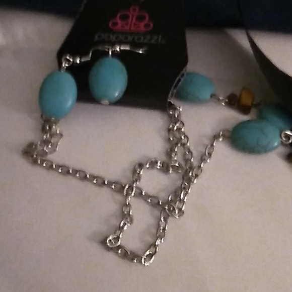 TURQUOISE necklace and earrings. Brand new - Picture 3 of 3